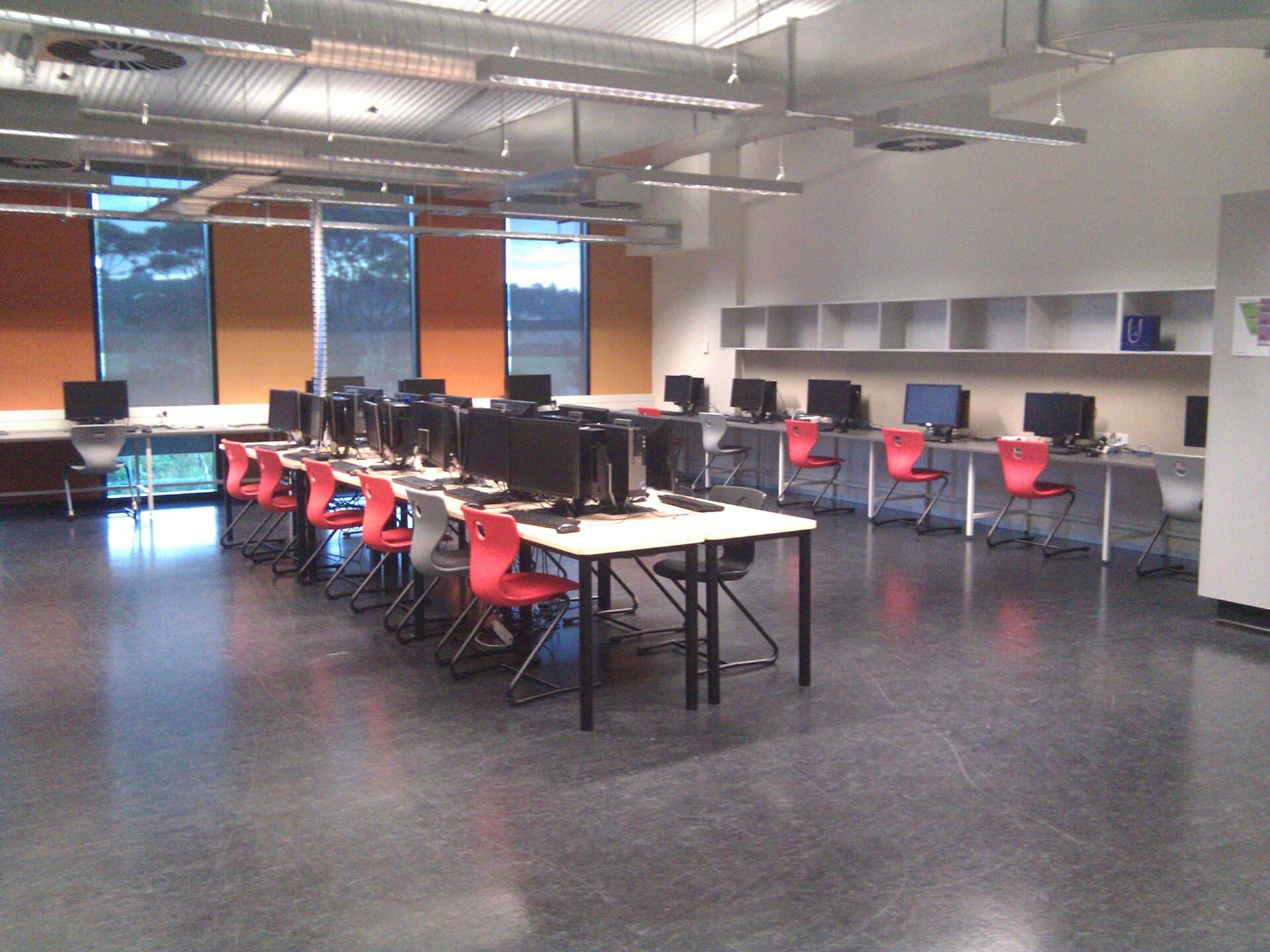 A school digital technology computer suite